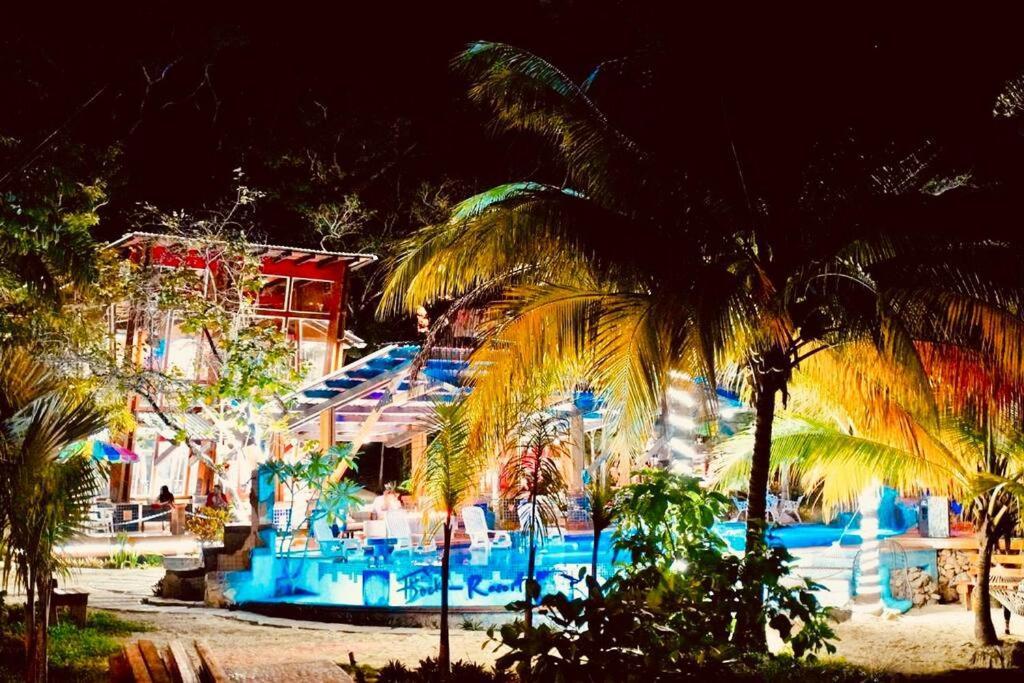 The Dock Resort Over Water Retreat West End Luaran gambar