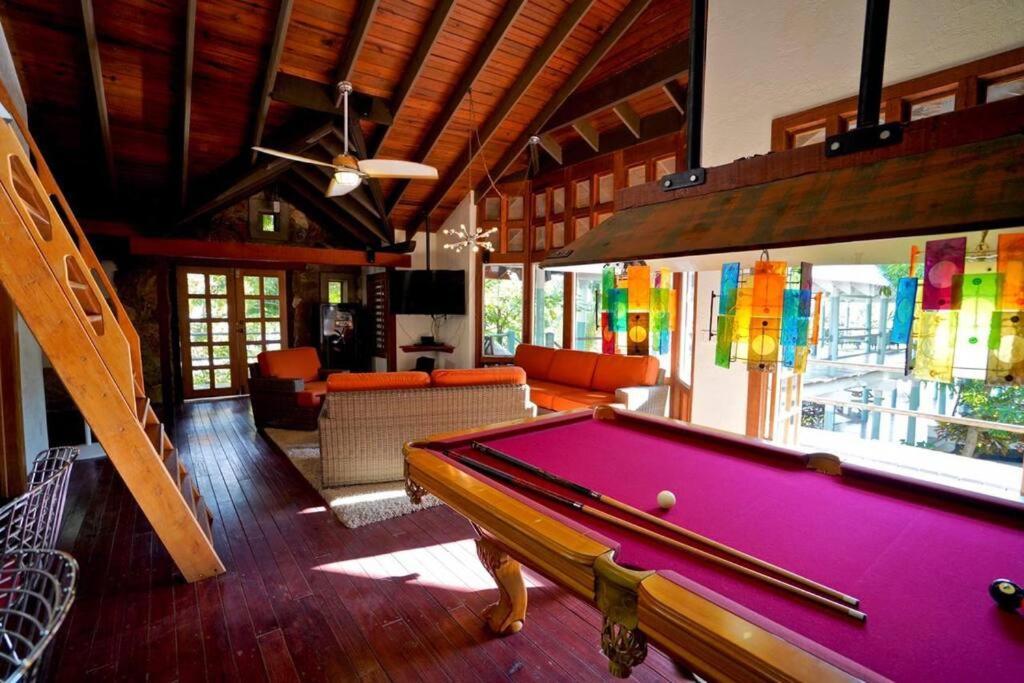 The Dock Resort Over Water Retreat West End Luaran gambar