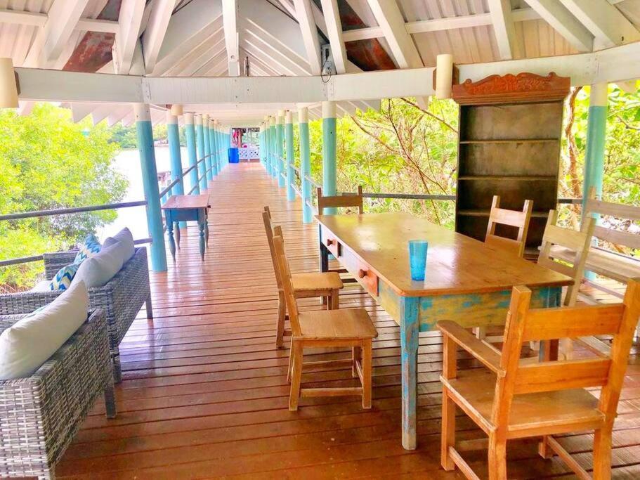 The Dock Resort Over Water Retreat West End Luaran gambar