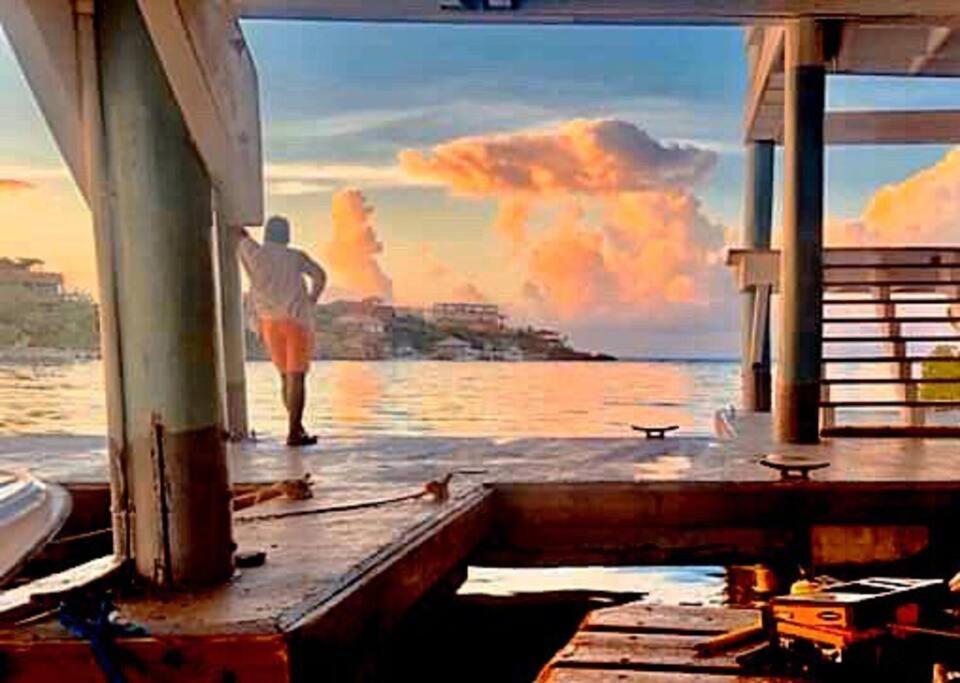 The Dock Resort Over Water Retreat West End Luaran gambar